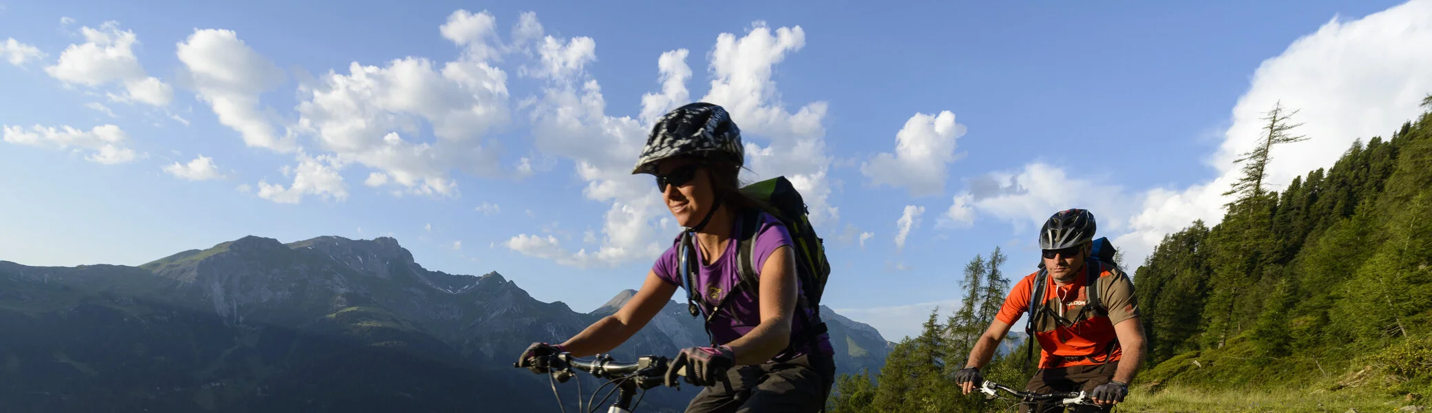 Zwei Mountainbiker in den Bergen | © DAV/Wolfgang Ehn